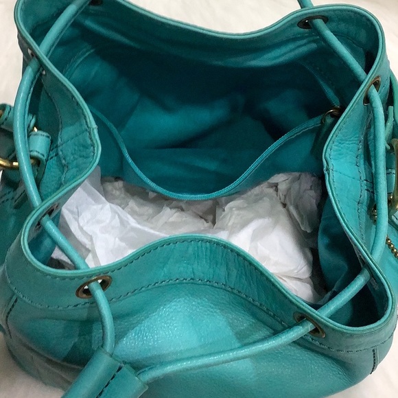 LIKE NEW Fossil “Tessa” Drawstring Shoulder Bag - Picture 10 of 13